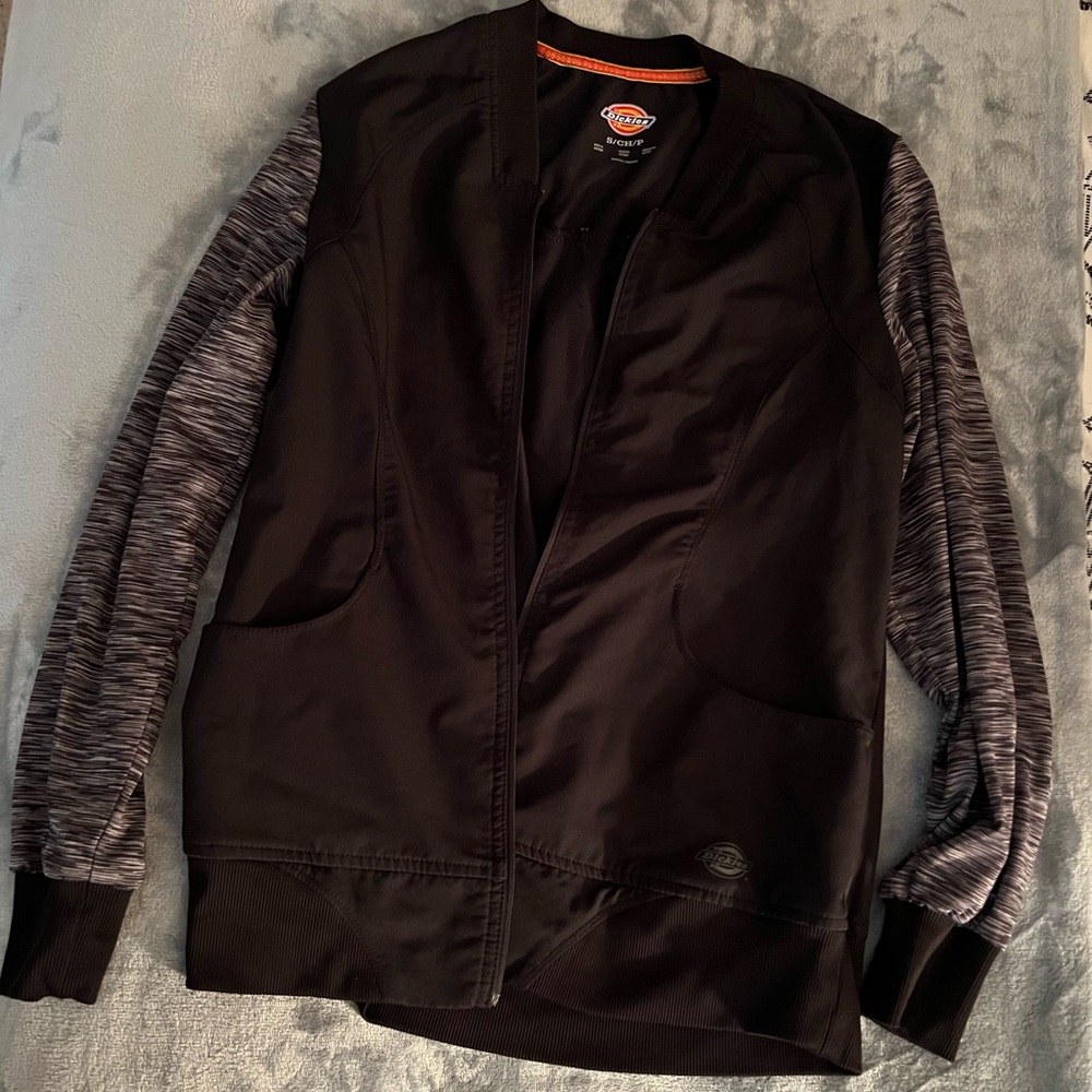 Dickies Black Scrub Jacket with Gray Patterned Sleeves